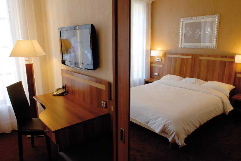 Hotel The Originals Du Grand Monarque Nantes Gare Eksteriør billede